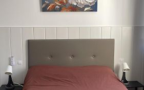 Ri Hostels